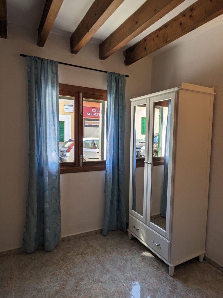 schlafzimmer_3_kleiderschrank_außen